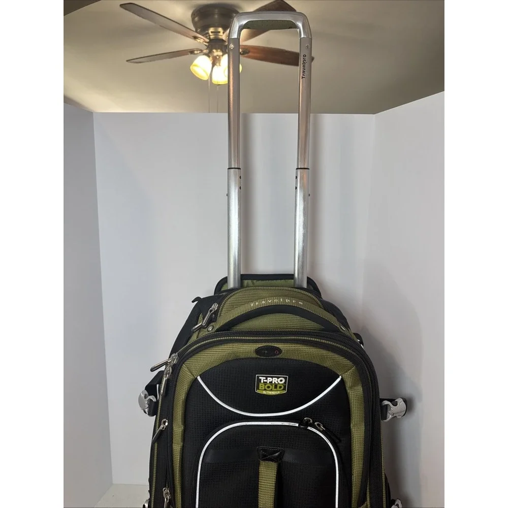 TraVeLPrO LUGGaGE T-PrO BOLD‎ 22 INCH EXPanDaBLe ROLLaBoarD BaG, BLacK/Green